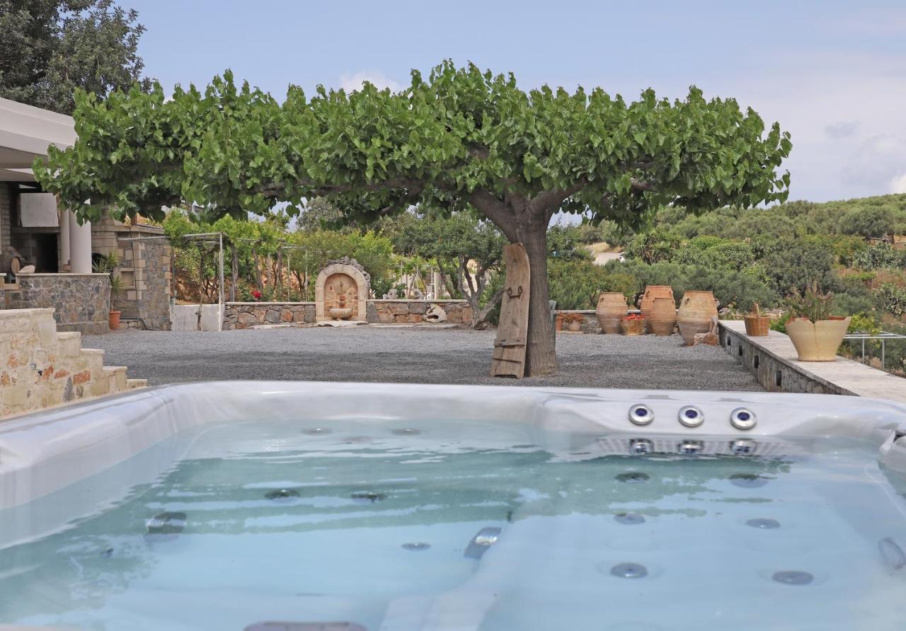 Amvikas Suites-Sitia Buitenkant foto