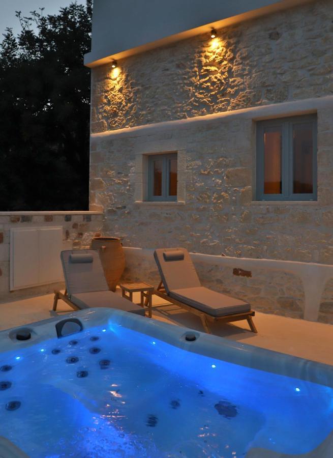 Amvikas Suites-Sitia Buitenkant foto