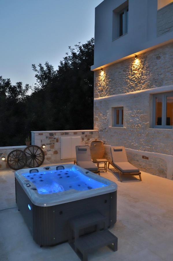 Amvikas Suites-Sitia Buitenkant foto