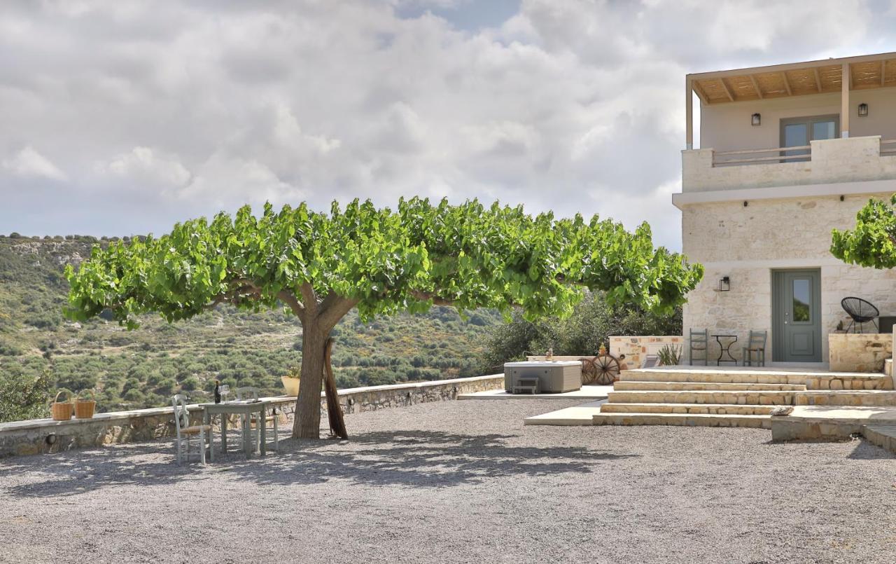 Amvikas Suites-Sitia Buitenkant foto