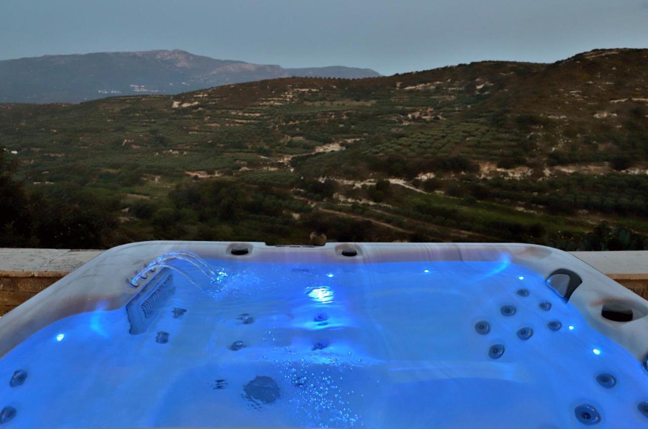 Amvikas Suites-Sitia Buitenkant foto