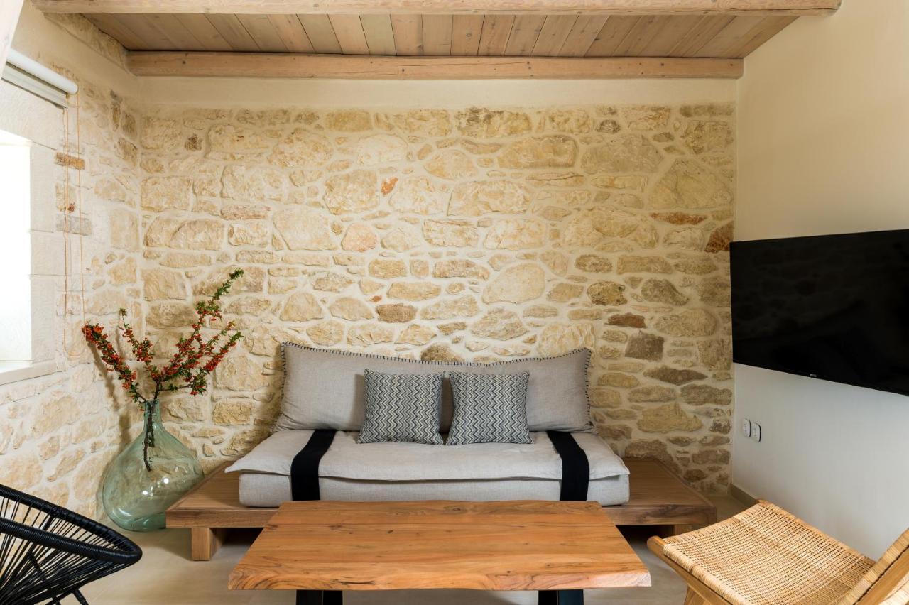 Amvikas Suites-Sitia Buitenkant foto